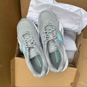 ❗️SOLD❗️Reebok Sneakers